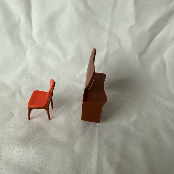 Vintage Dollhouse Vanity Desk & Chair Set Plastic Hong Kong Mid-Century Style - Picture 4 of 5